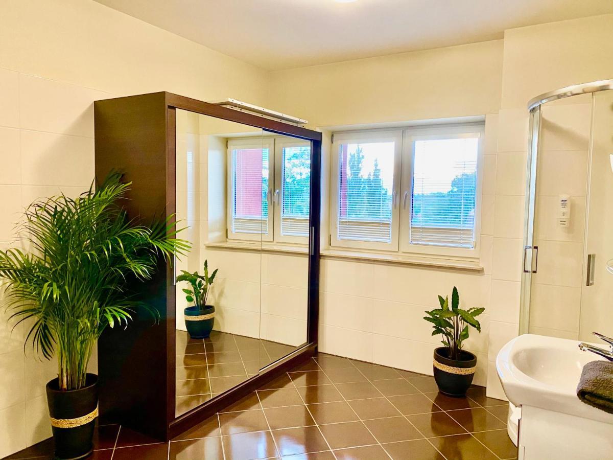 Las Slupski Premium Business Apartament Nr 7 Wifi Netflix Smart Tv50 Two Bedrooms Two Extra Large Double Beds Up To 6 People Full Pleasure Quality Stay (Adults Only) Экстерьер фото
